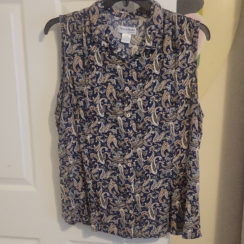 NorthStyle Sz1X Navy and Beige Paisley Sleeveless Button-Down Collared Shirt